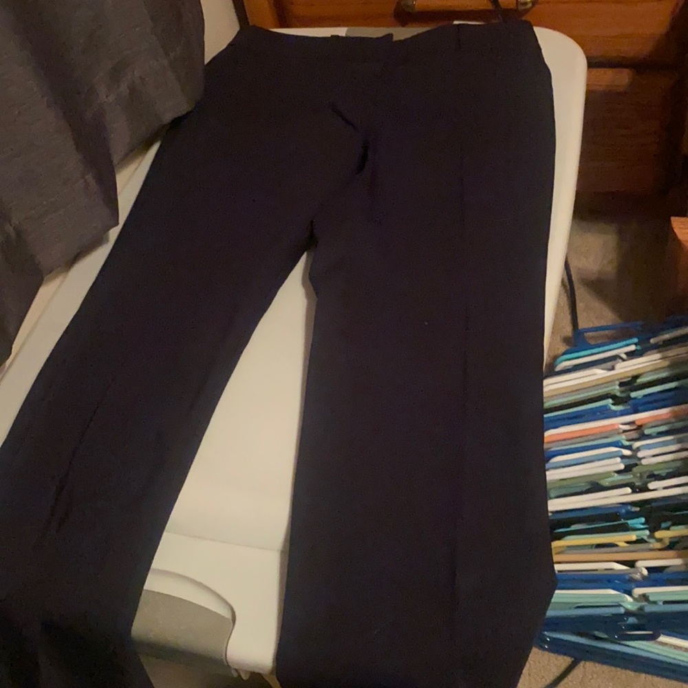 Women’s slim, cropped dress pants. Size 4 petite. Apt 9